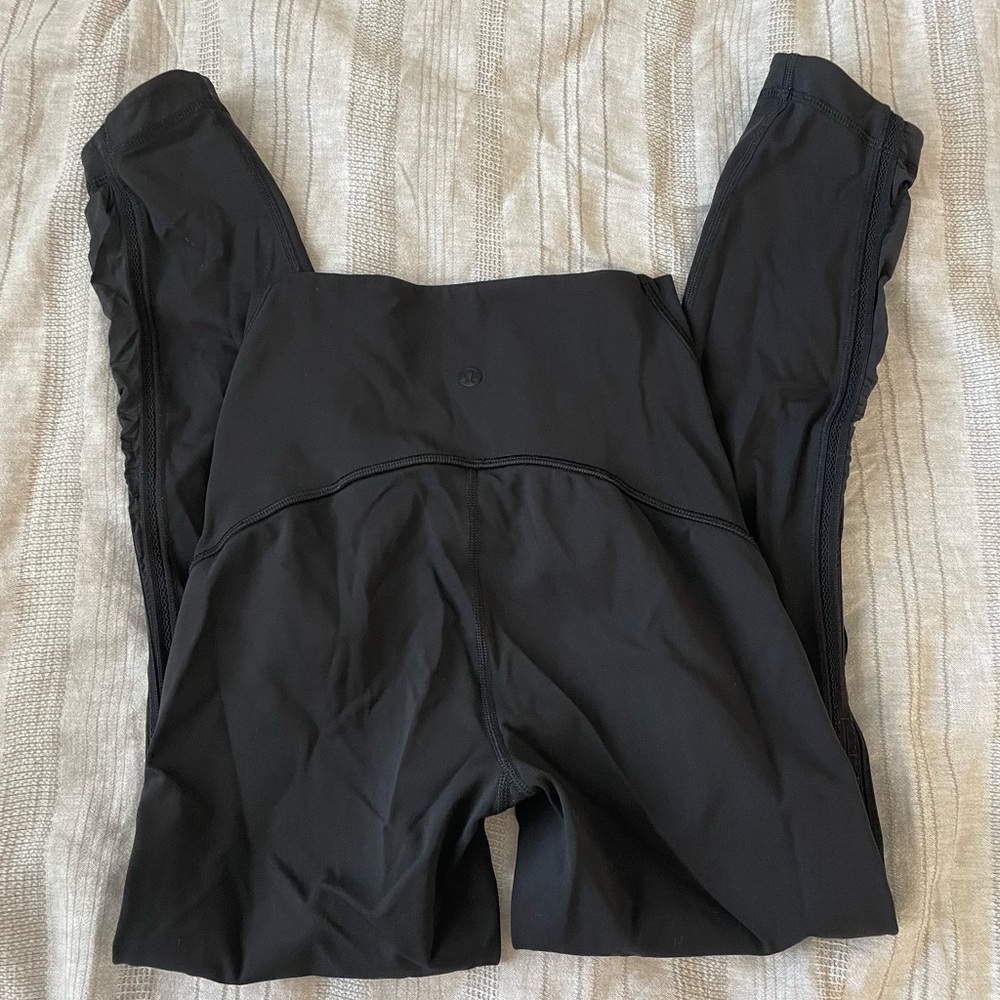 Lululemon black yoga pants size 4